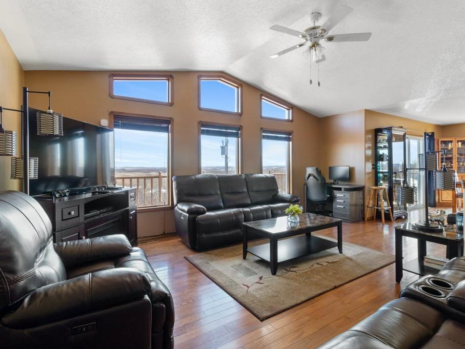What do I need to do to sell my home in Red Deer, AB? Contact Donna Empringham cell 403-872-0105